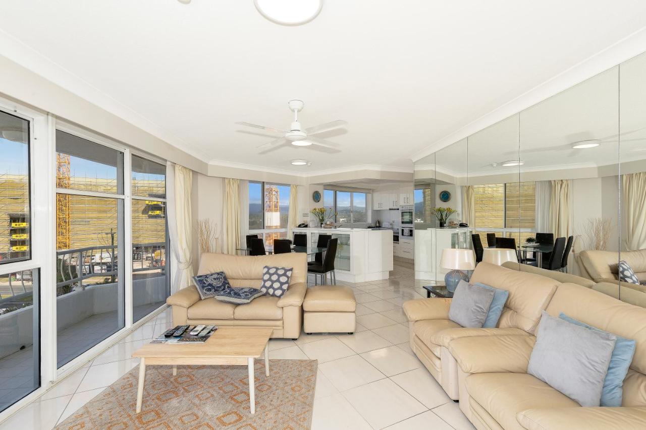 19th Avenue on the Beach photo