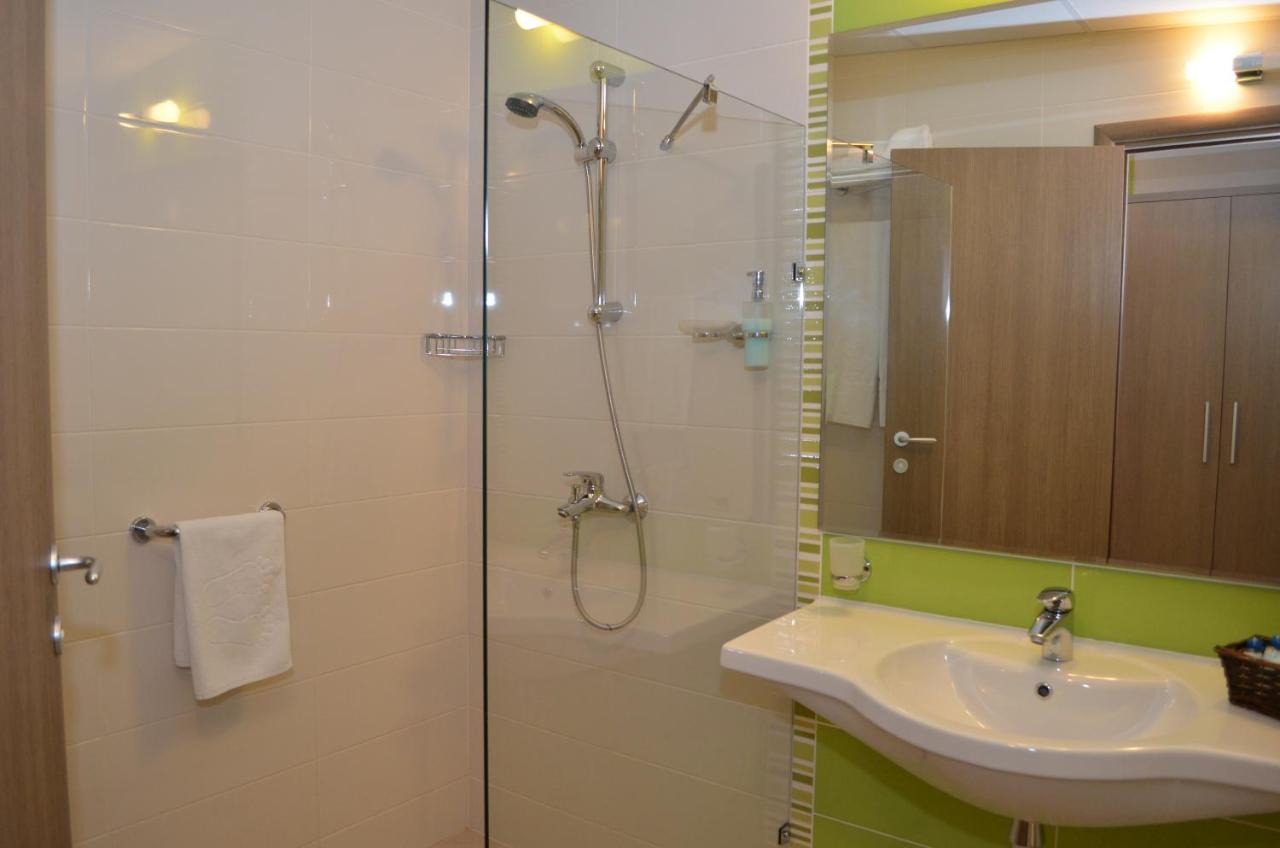 Aqua Nevis Hotel & Aqua Park - All Inclusive photo