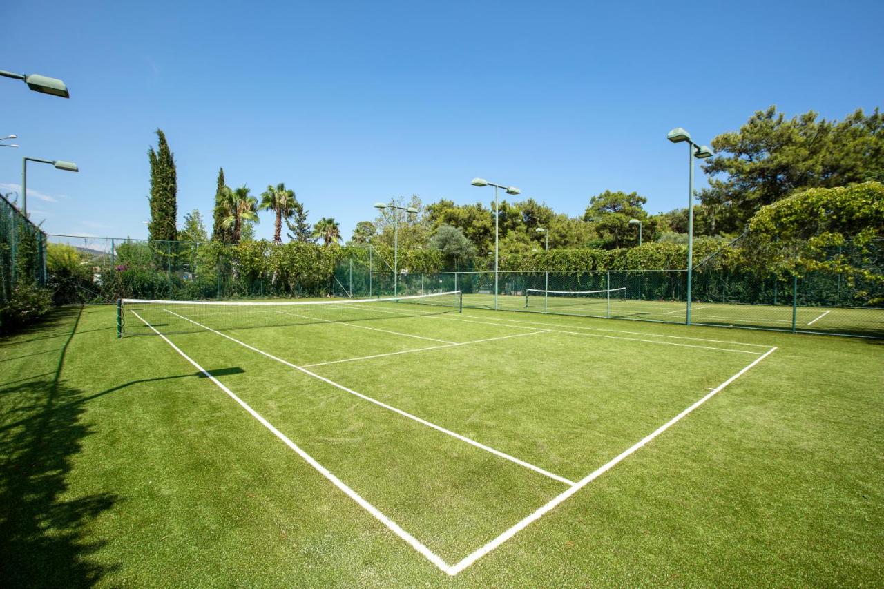 Tennis court: Asteria Kemer Resort