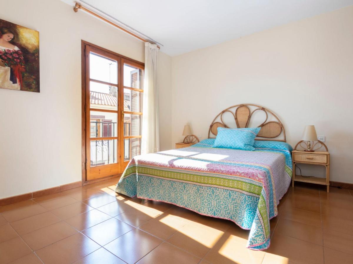 Holiday Home Roda Prim (España Roda de Bará) - Booking.com