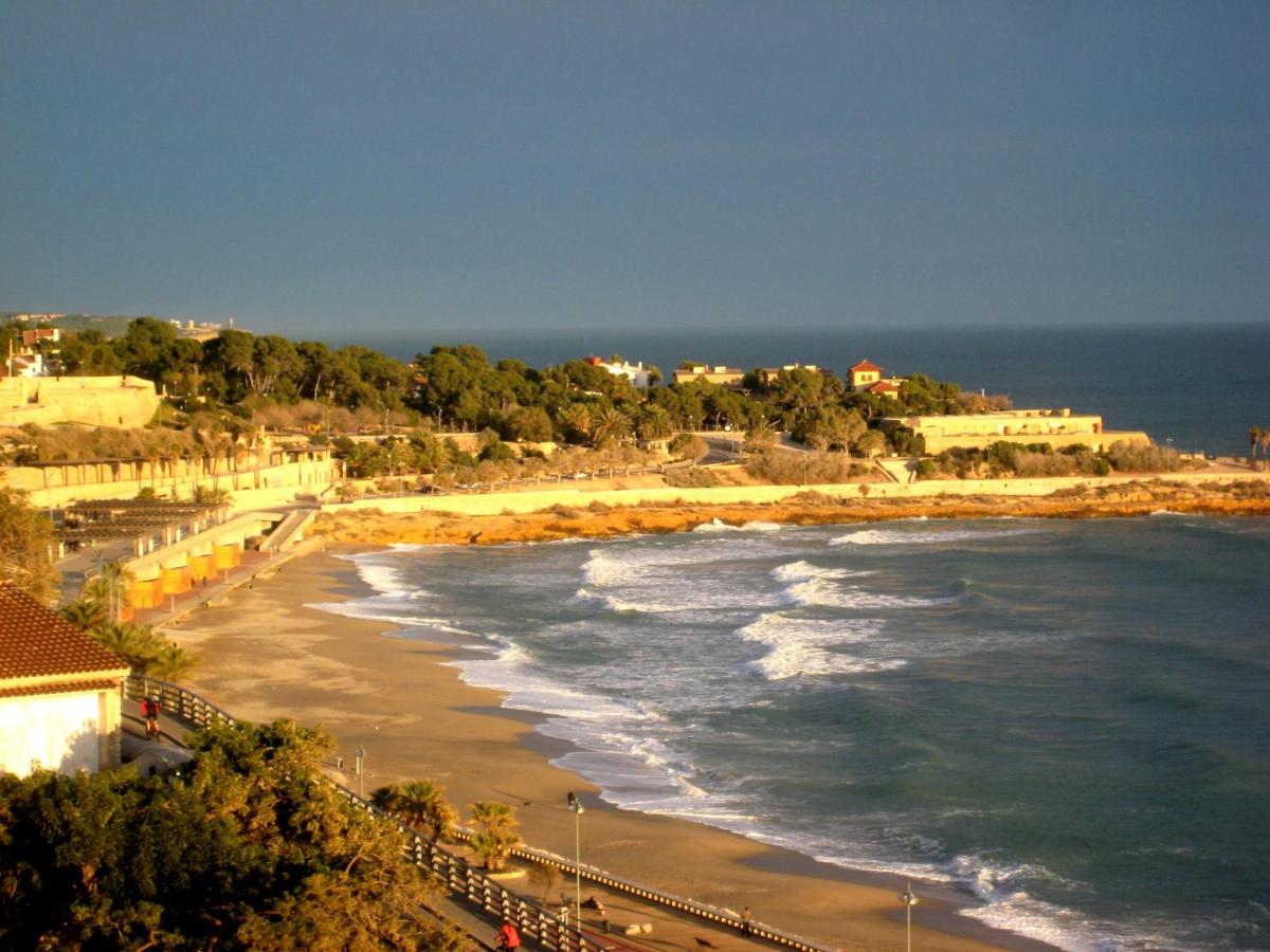 Beach: Loft in Historic Center of Tarragona Santa Anna St by Batuecas