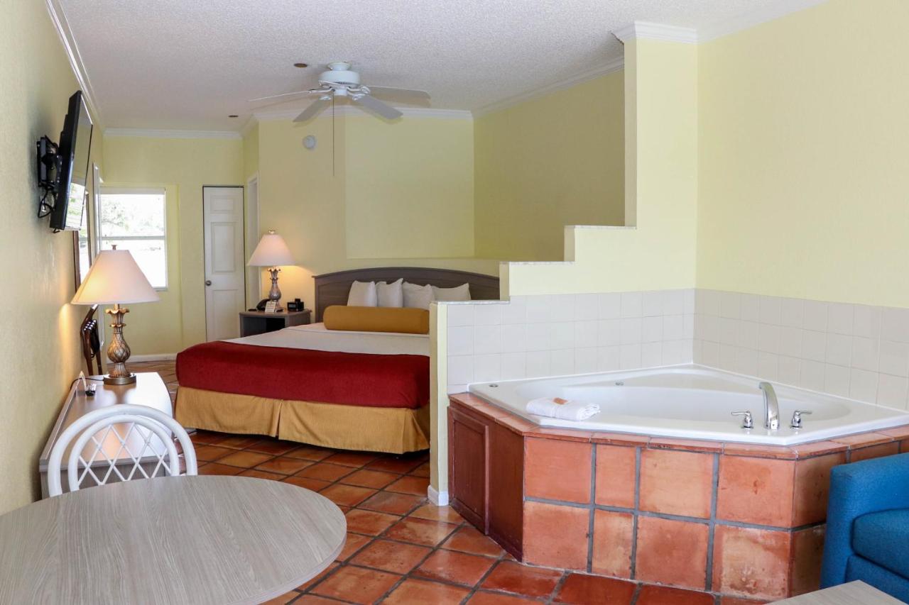 Jupiter Waterfront Inn — photo 16