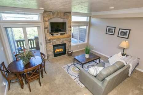 1 Bedroom Huntsville, Utah Lodging Option Sleeps 5 - Snowbasin Vacation LS 40A