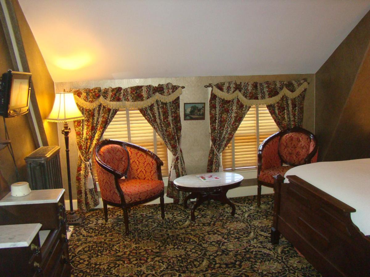 Village Green Bed & Breakfast — photo 15