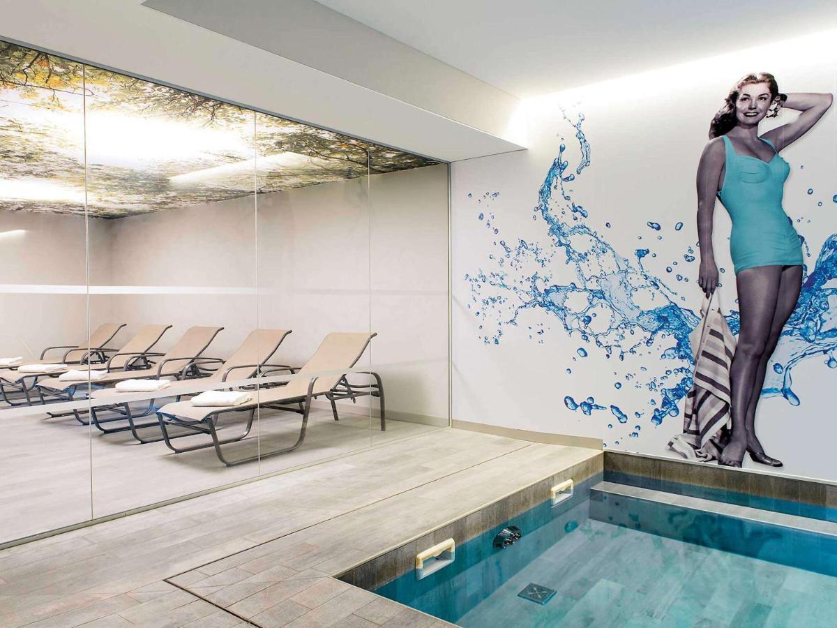 Novotel Brussels City Centre photo