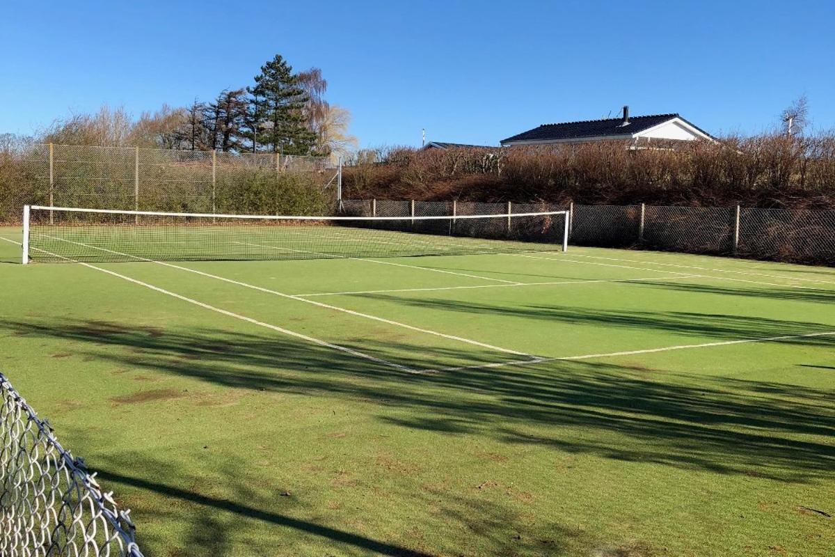 Tennis court: Kerteminde Byferie - Hyrdevej 83, 85K