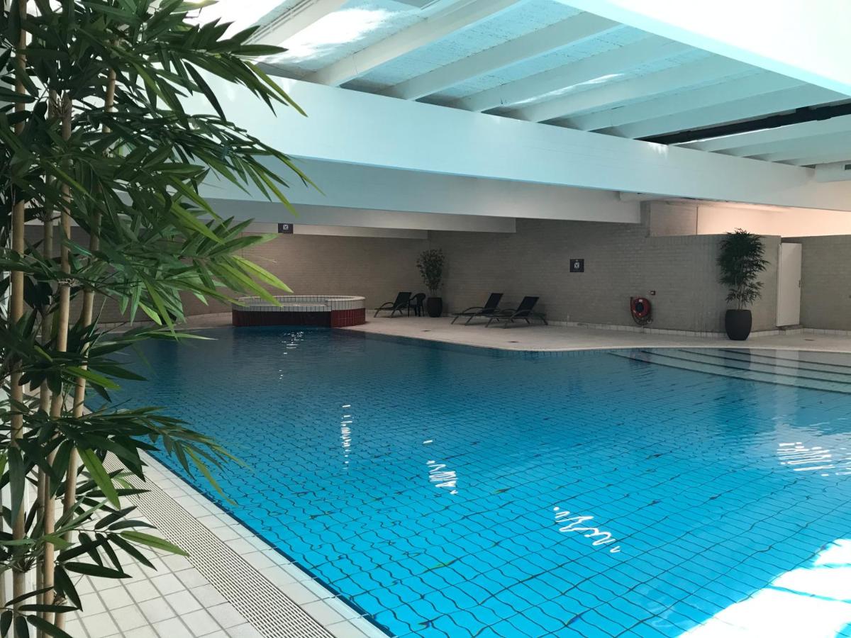 Heated swimming pool: Fletcher Badhotel Callantsoog