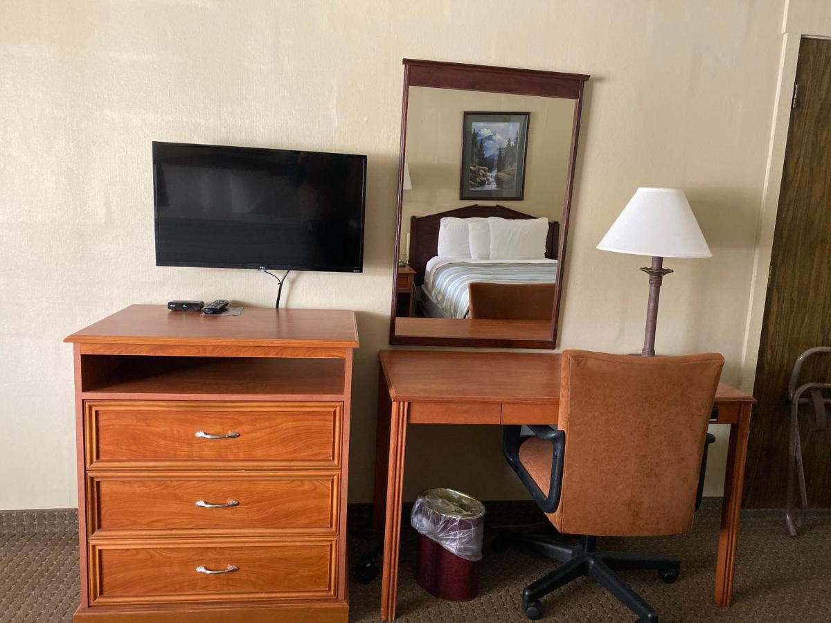 Snowshoe Motel — photo 21
