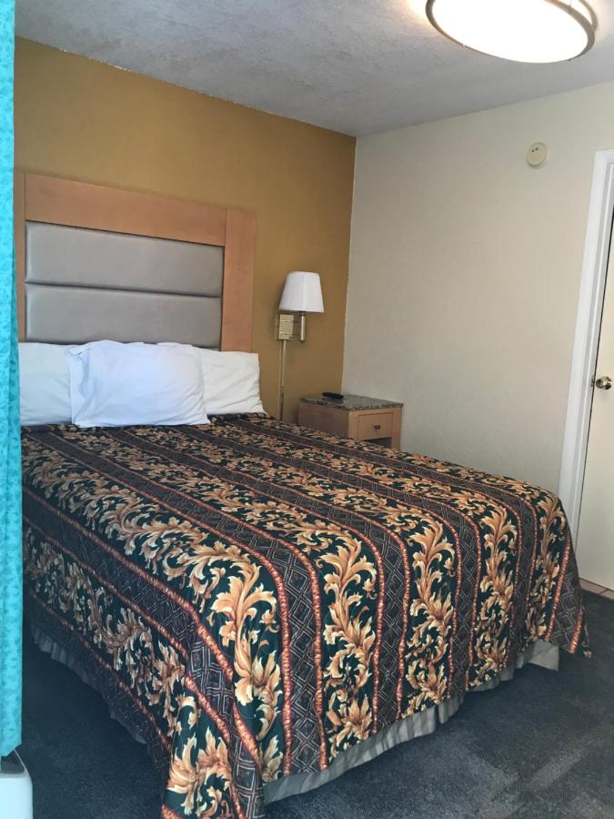 Budget Inn — photo 12