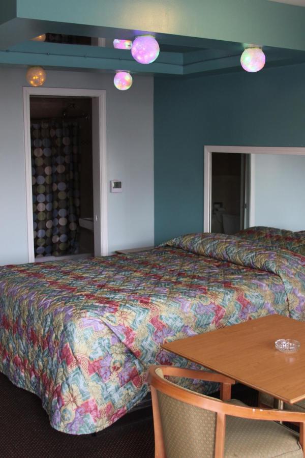 RELAX INN MOTEL — photo 17