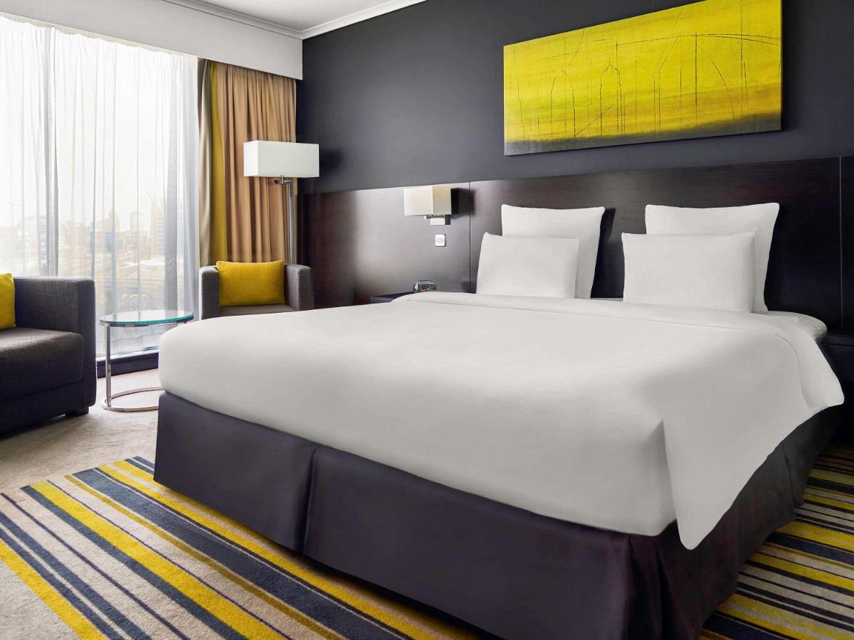 Pullman Dubai Creek City Centre photo