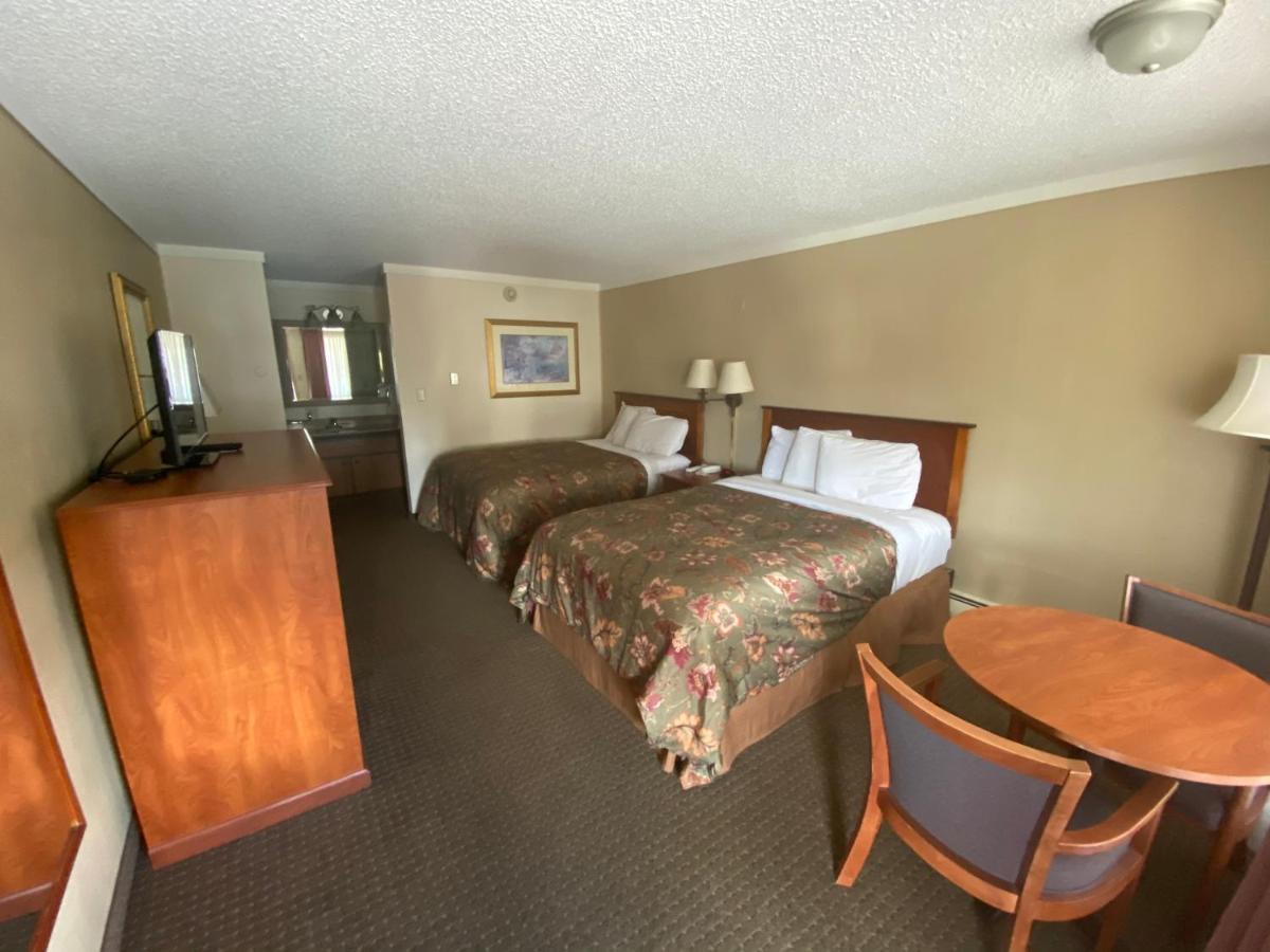 Snowshoe Motel — photo 17