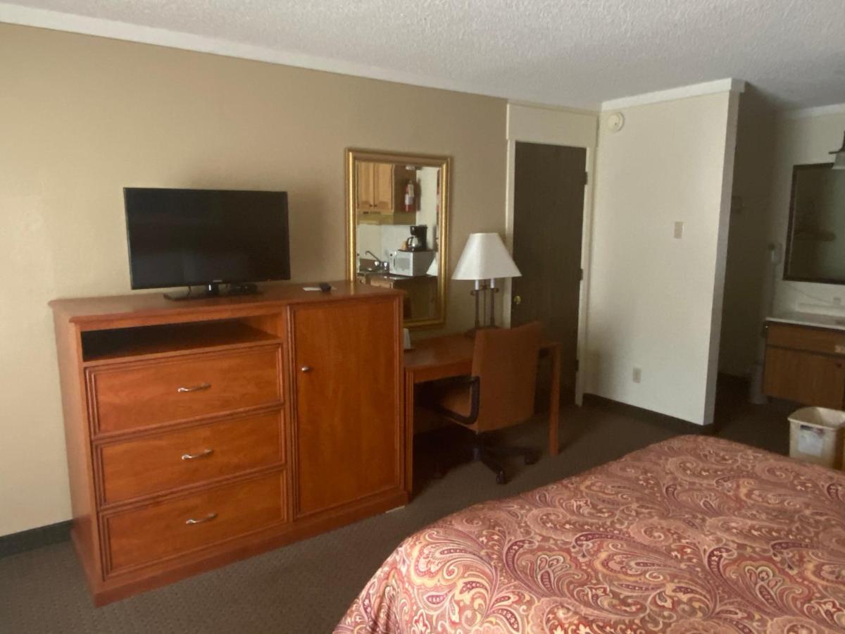 Snowshoe Motel — photo 15
