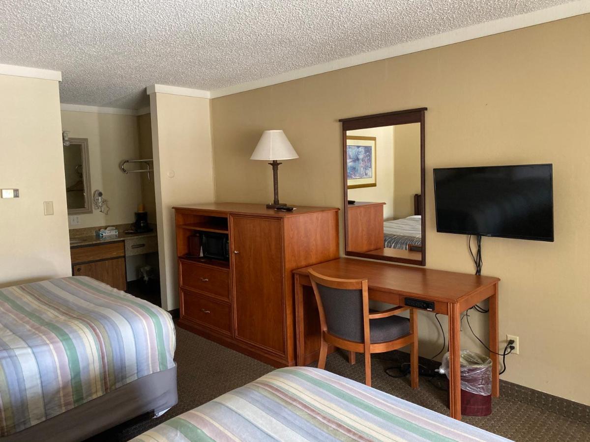 Snowshoe Motel — photo 10