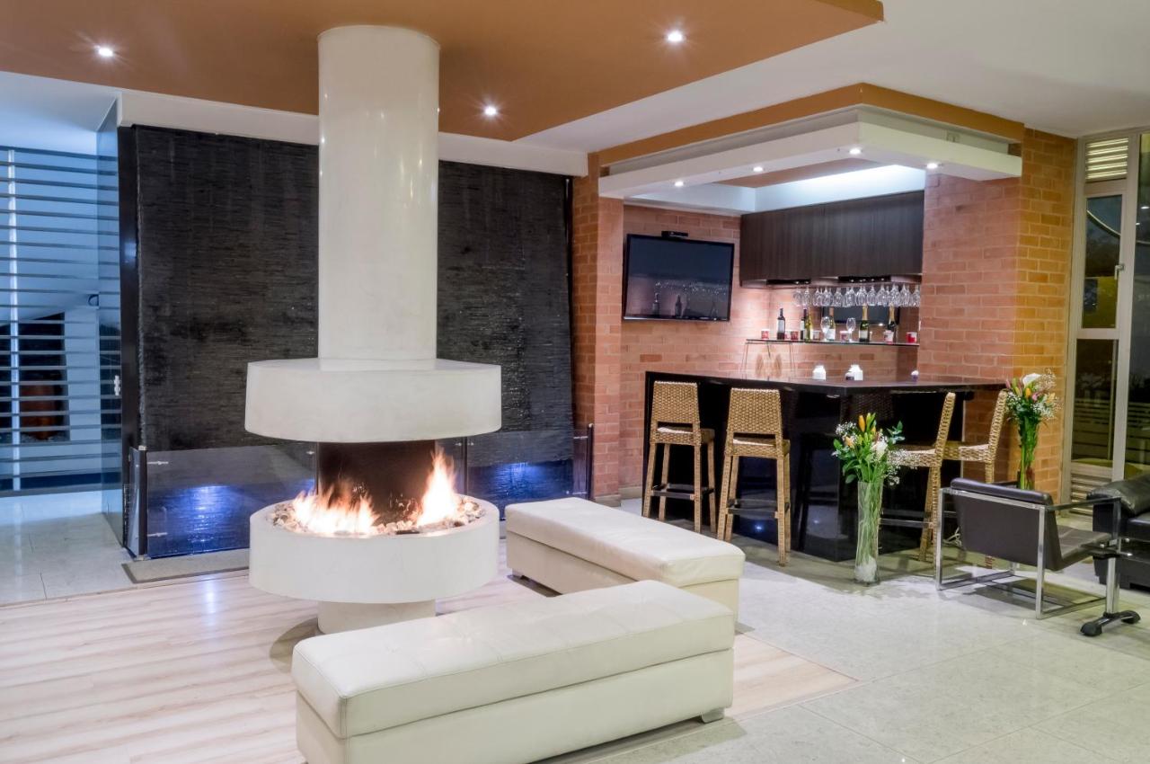 Apartamentos Regency La Feria photo