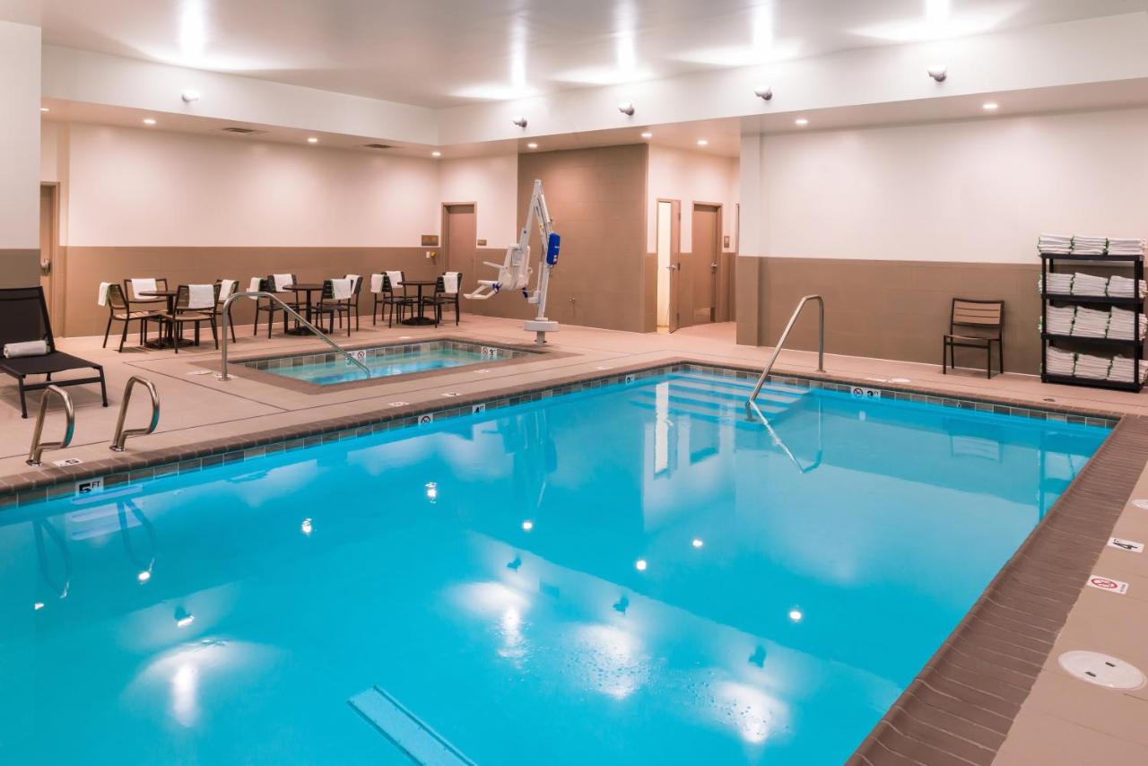 Heated swimming pool: EVEN Hotel Eugene, an IHG Hotel