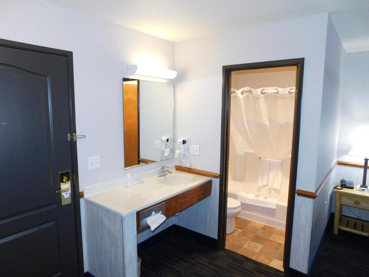 Northwoods Best Inn - Chetek — photo 23