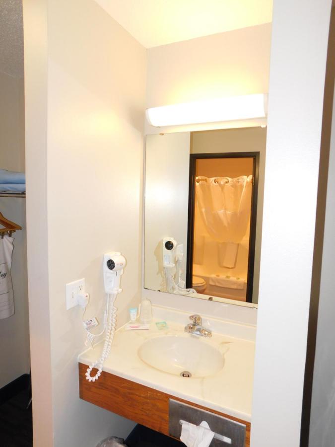 Northwoods Best Inn - Chetek — photo 18