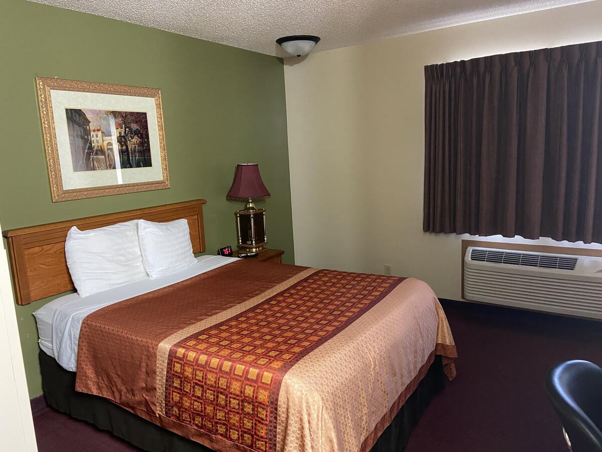 Heartland Hotel & Suites — photo 2