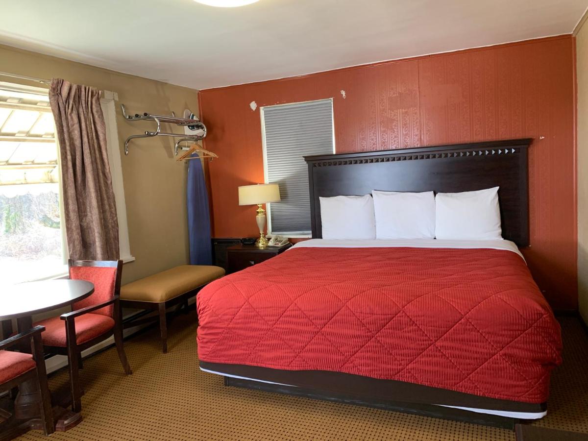 Budget Inn — photo 23