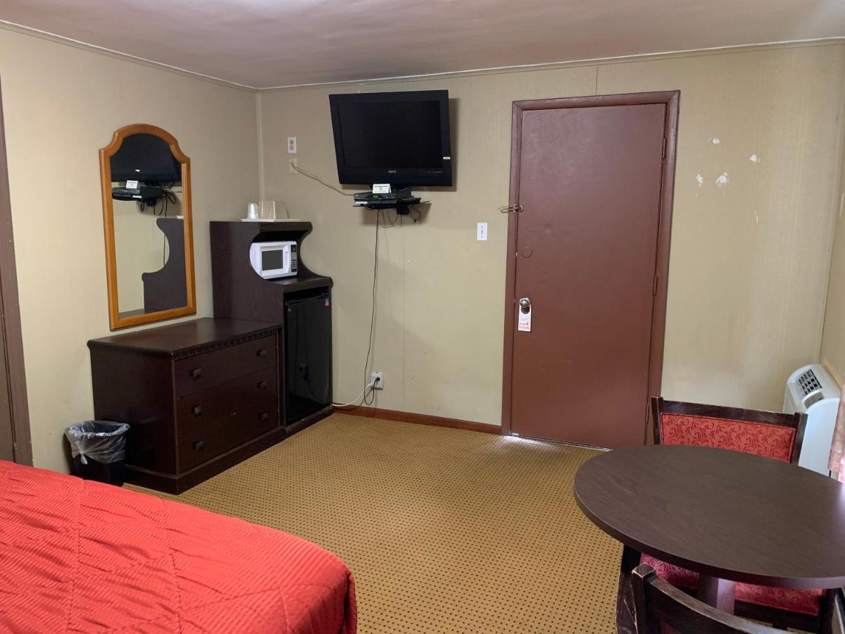 Budget Inn — photo 5