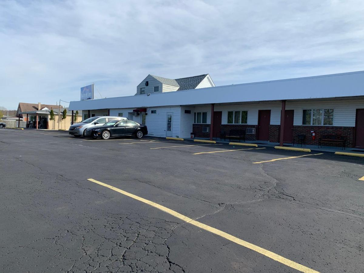 Budget Inn — photo 12