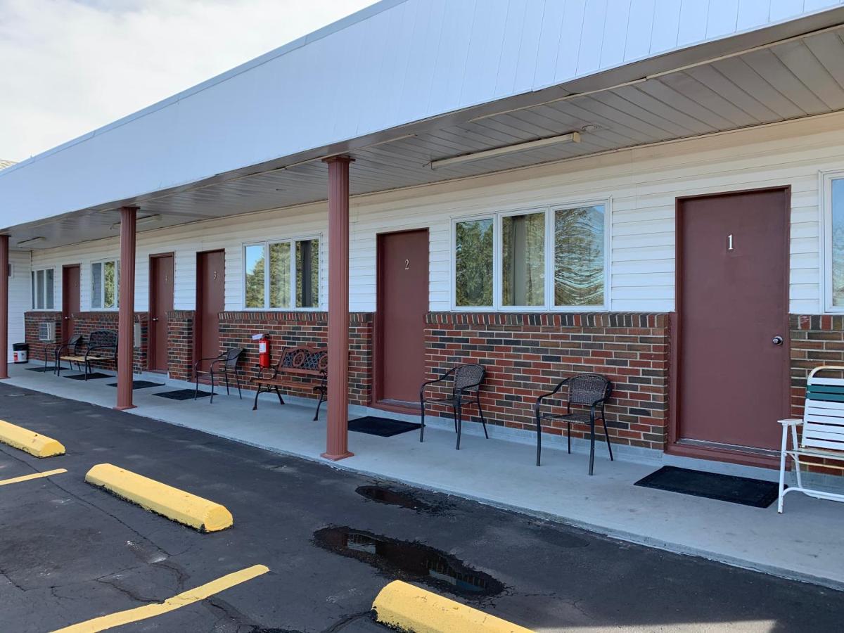 Budget Inn — photo 14