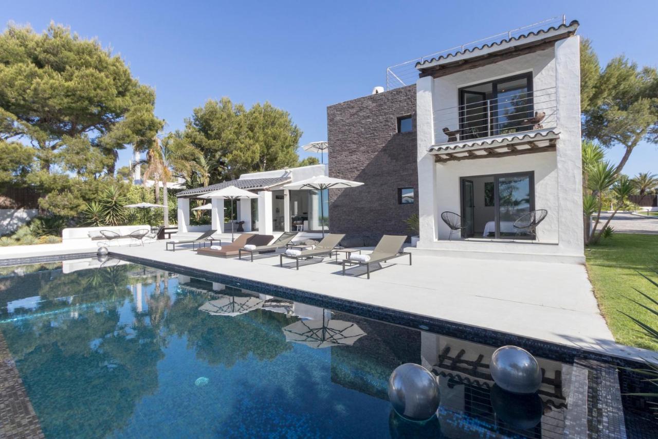 The Perfect Luxury Villa close to the Beach, Ibiza Villa 1044 ...