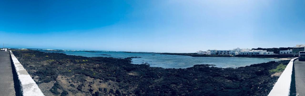 Beach: Alelo's house Lanzarote disconnection near of the sea