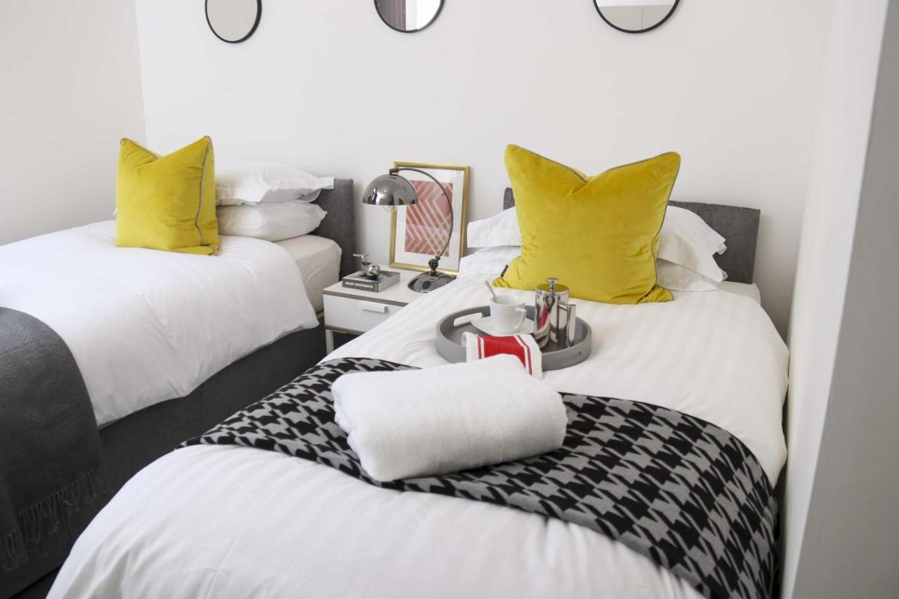 Aisiki Living at Upton Rd, Multiple 1, 2, or 3 Bedroom Apartments, King or Twin beds with FREE WIFI and FREE PARKING photo