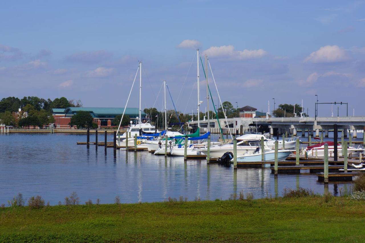 BridgePointe Hotel & Marina — photo 10