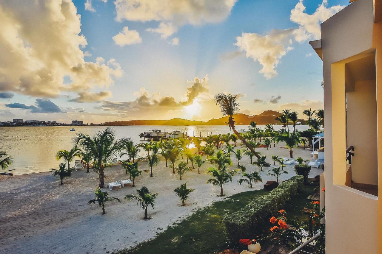Beach: Hommage Hotel & Residences