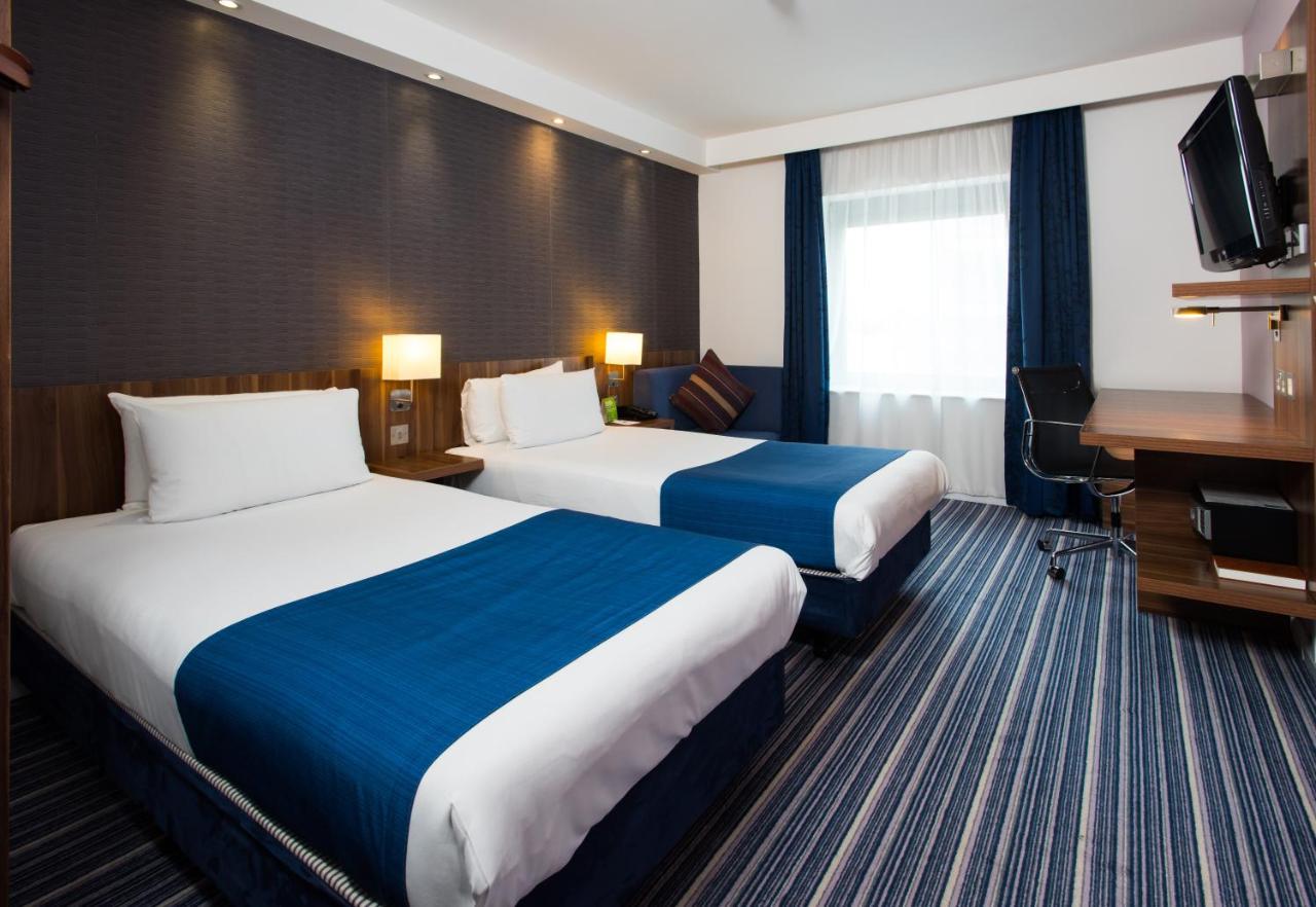 Holiday Inn Express London-Wimbledon-South, an IHG Hotel, UK - Booking.com