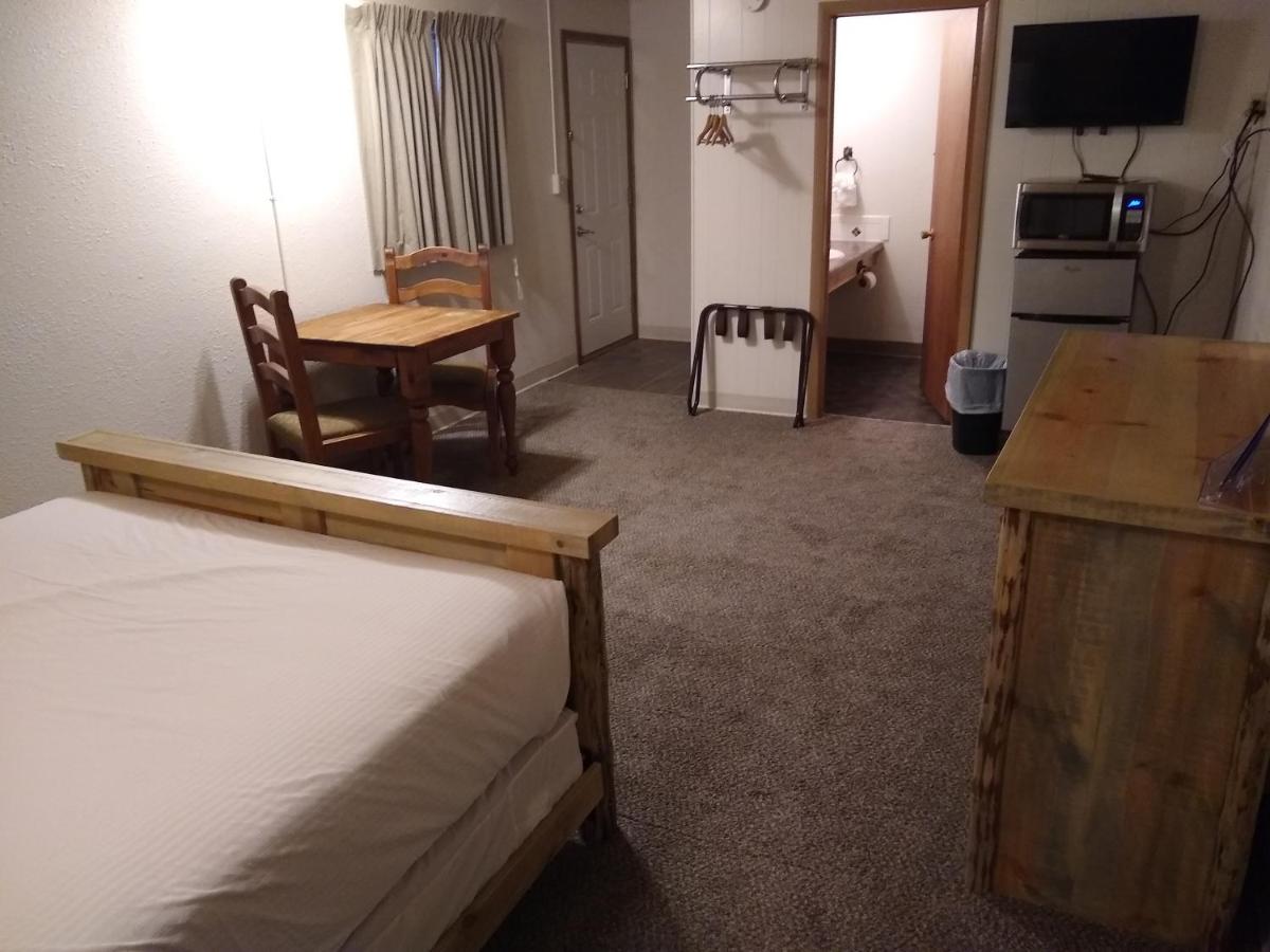 Townhouse Motel — photo 24