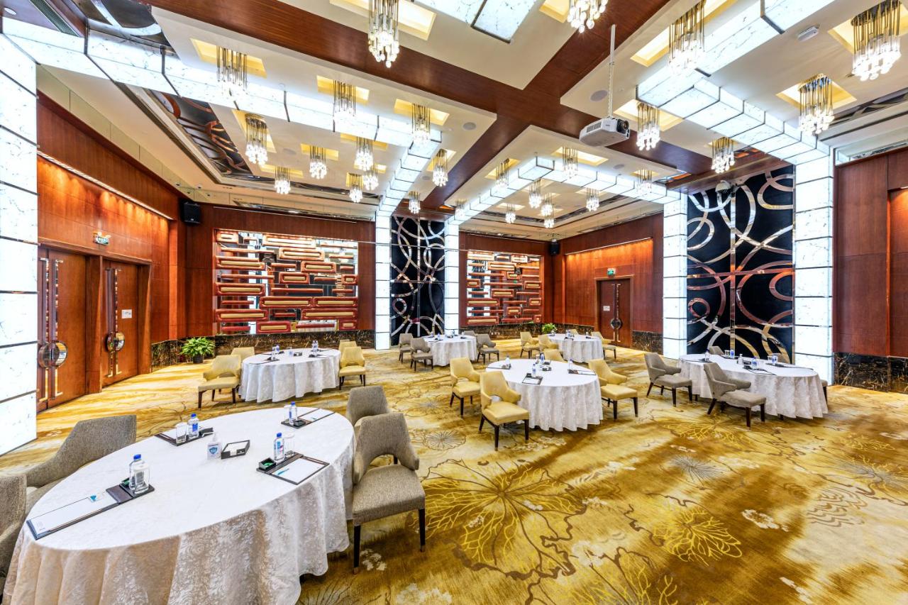 Beijing Kuntai Royal Hotel photo