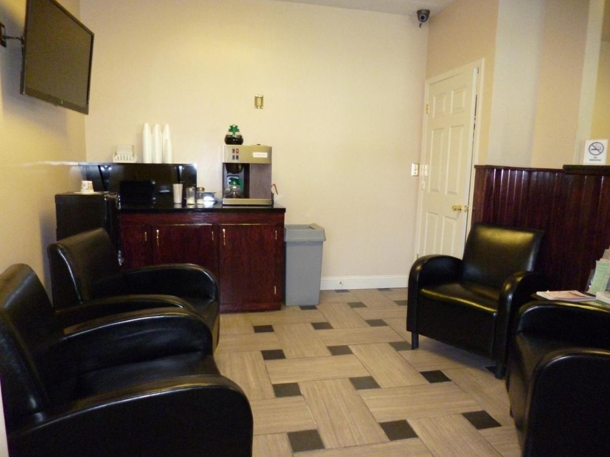 Mt Vernon Inn & Suites — photo 8