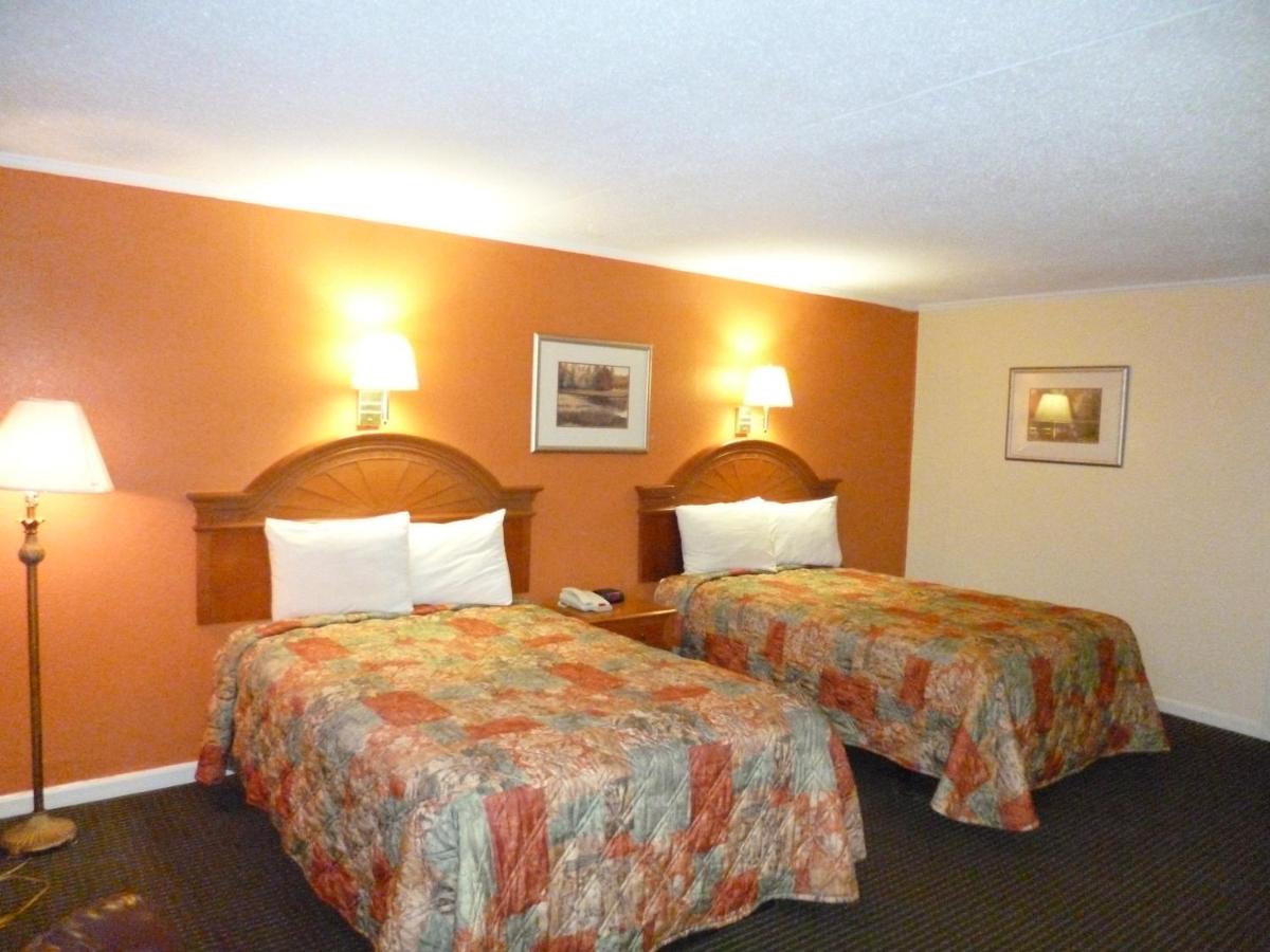 Mt Vernon Inn & Suites — photo 21