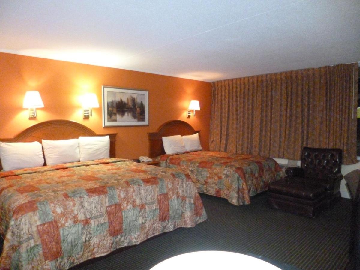 Mt Vernon Inn & Suites — photo 16