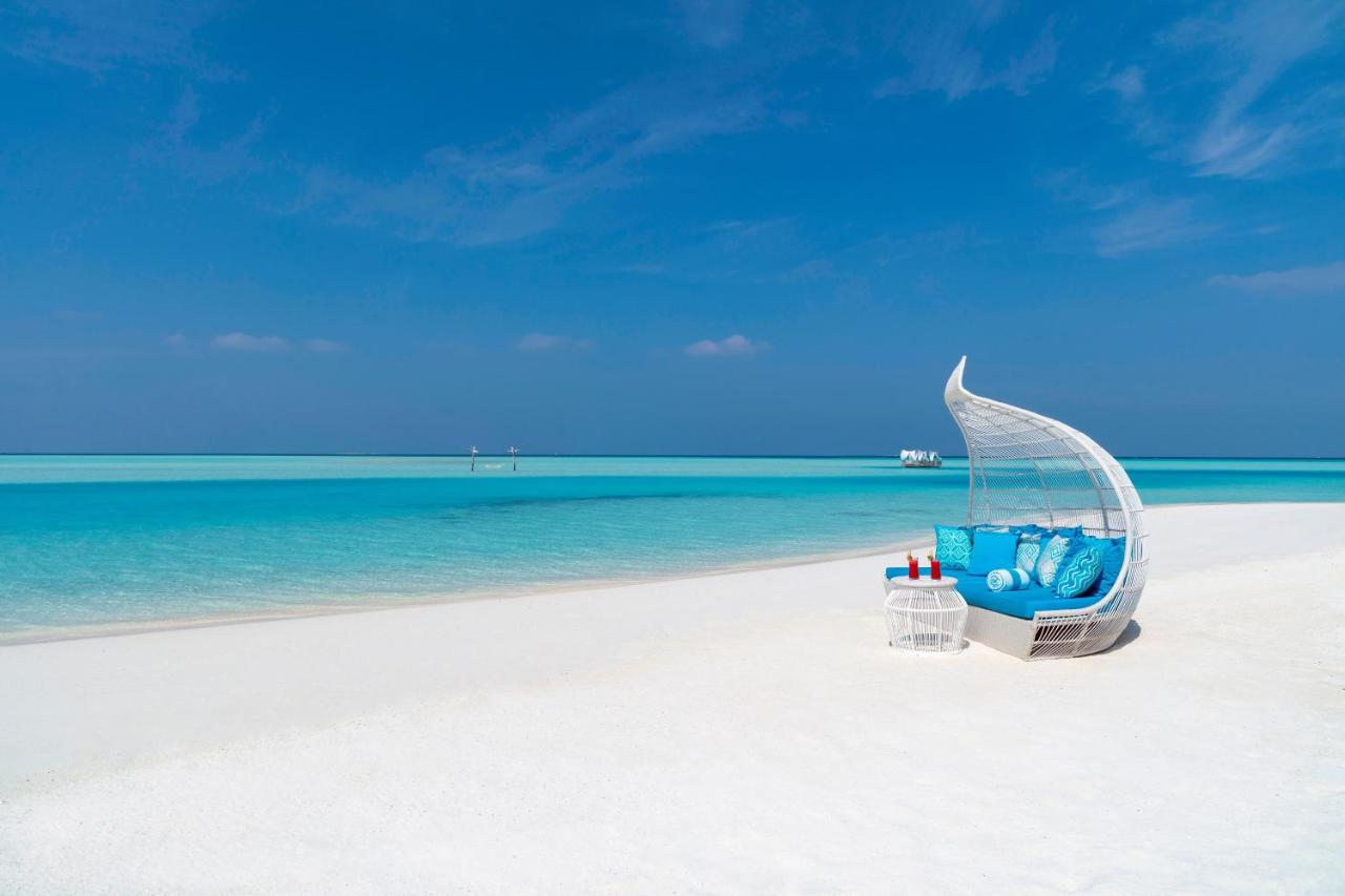 Beach: Anantara Dhigu Maldives Resort