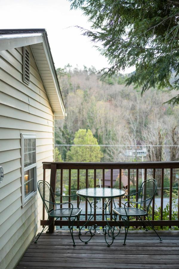 The Chimney Rock Inn & Cottages — photo 20
