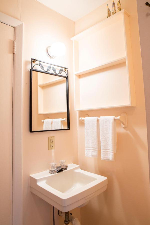 The Chimney Rock Inn & Cottages — photo 24