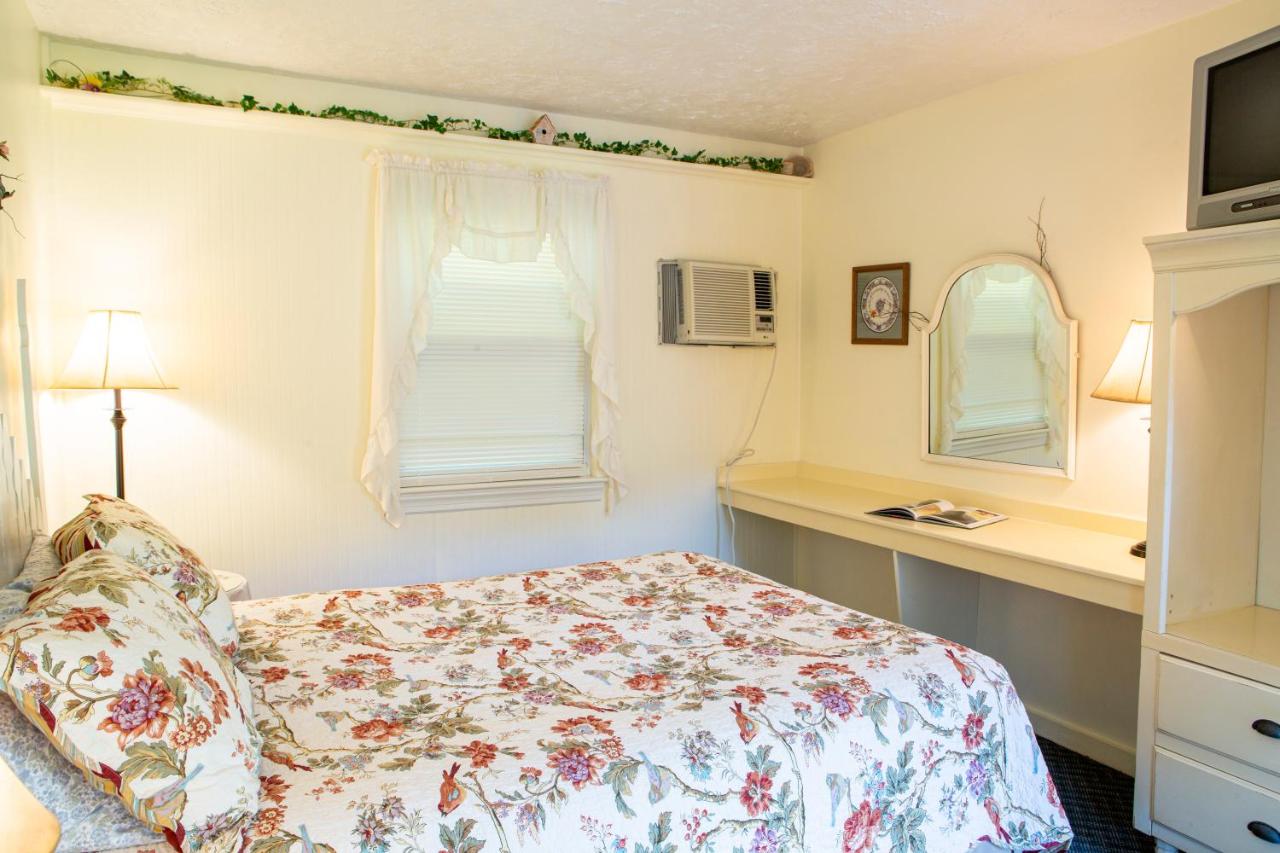 The Chimney Rock Inn & Cottages — photo 16