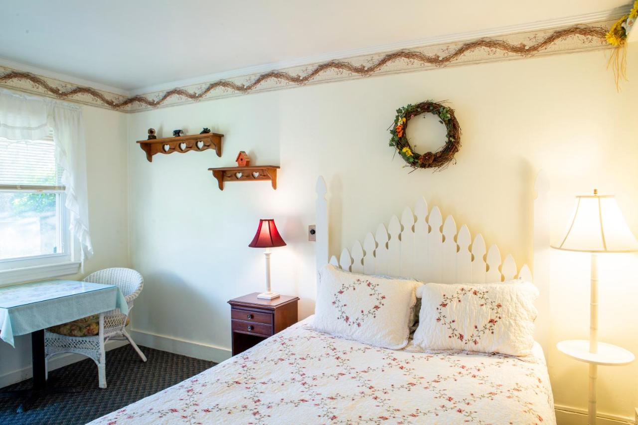 The Chimney Rock Inn & Cottages — photo 13