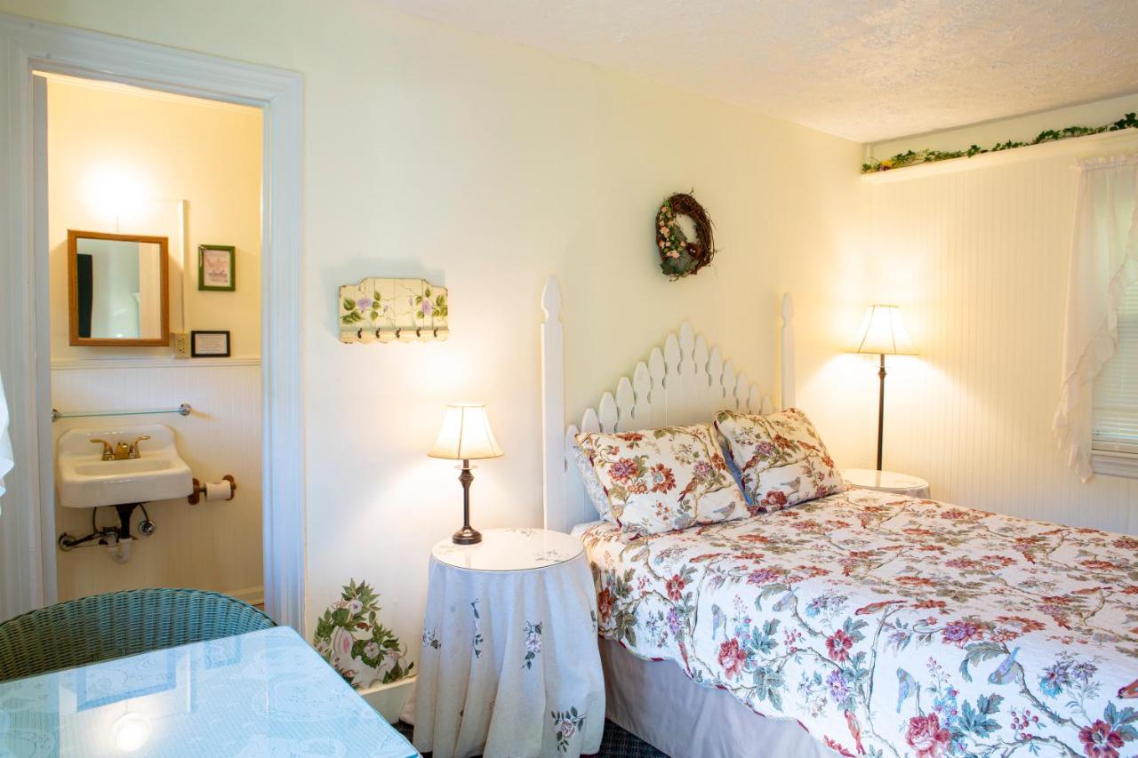 The Chimney Rock Inn & Cottages — photo 18