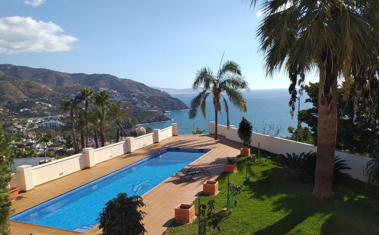 Apartamento doble con piscina y vistas panorámicas al mar ...