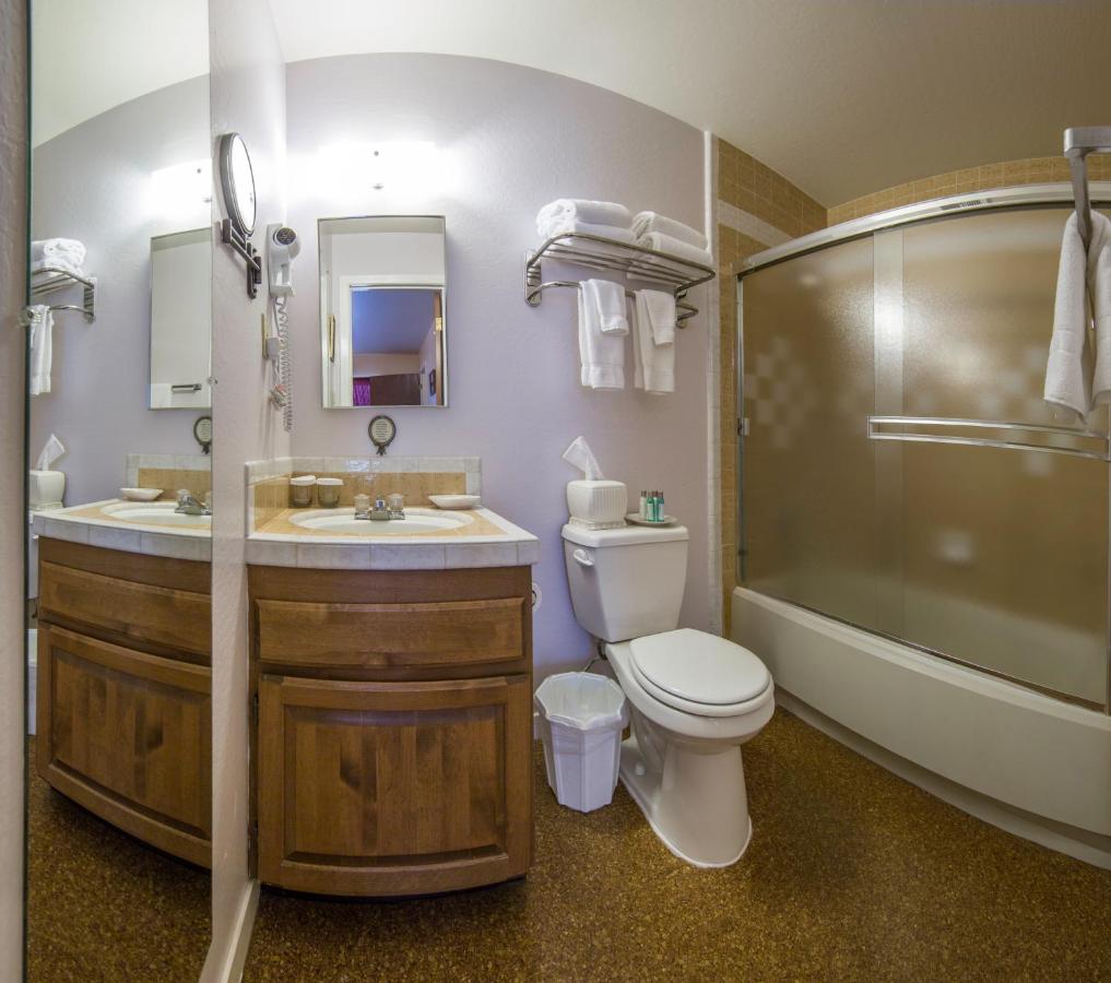 Historic Cary House Hotel — photo 8
