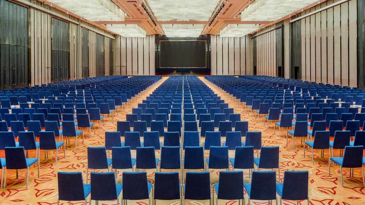 InterContinental Guangzhou Exhibition Center, an IHG Hotel - Free shuttle between hotel and Exhibition Center during Canton Fair photo