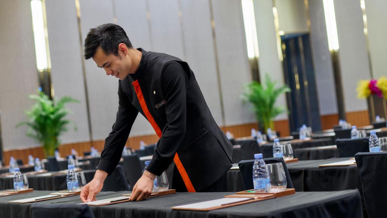 InterContinental Guangzhou Exhibition Center, an IHG Hotel - Free shuttle between hotel and Exhibition Center during Canton Fair photo