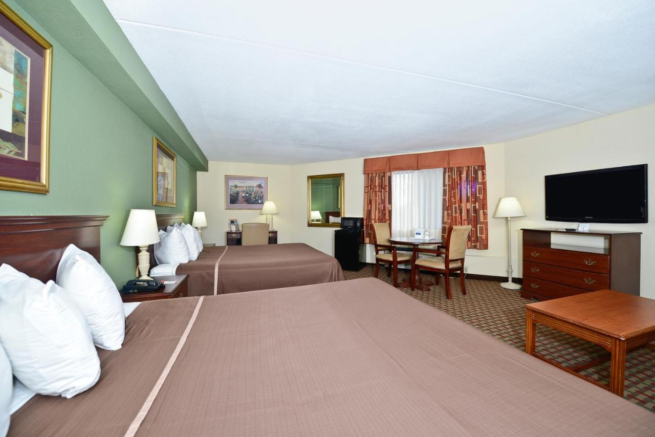 Howard Johnson by Wyndham Newark Airport - 5