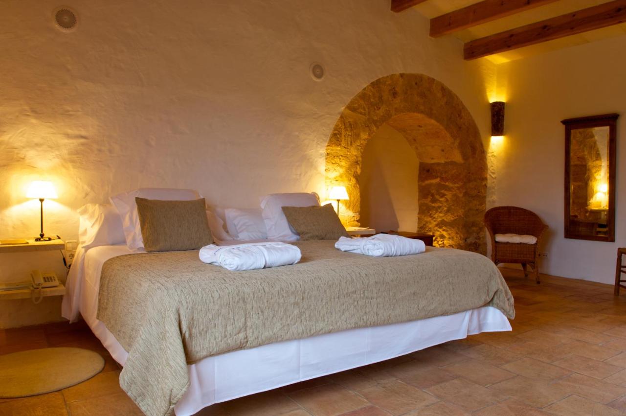 Alcaufar Vell Hotel Rural & Restaurant, Sant Lluís ...